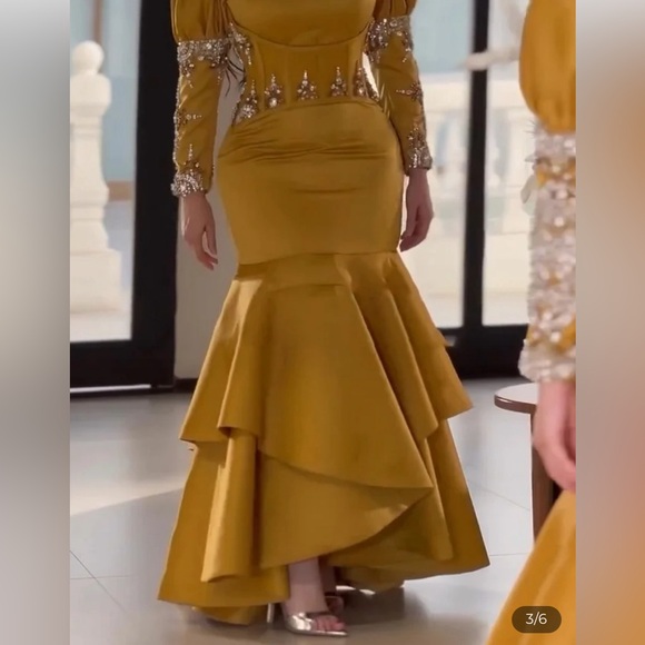 Very nice dress different - Picture 5 of 6